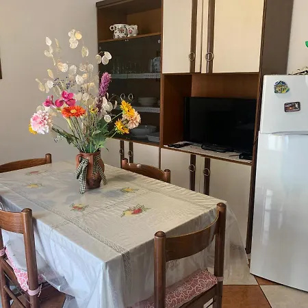 דירה La Casa Di Serafino 1 סנט'אופמיה א מיילה